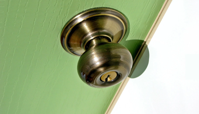 brass door knobs
